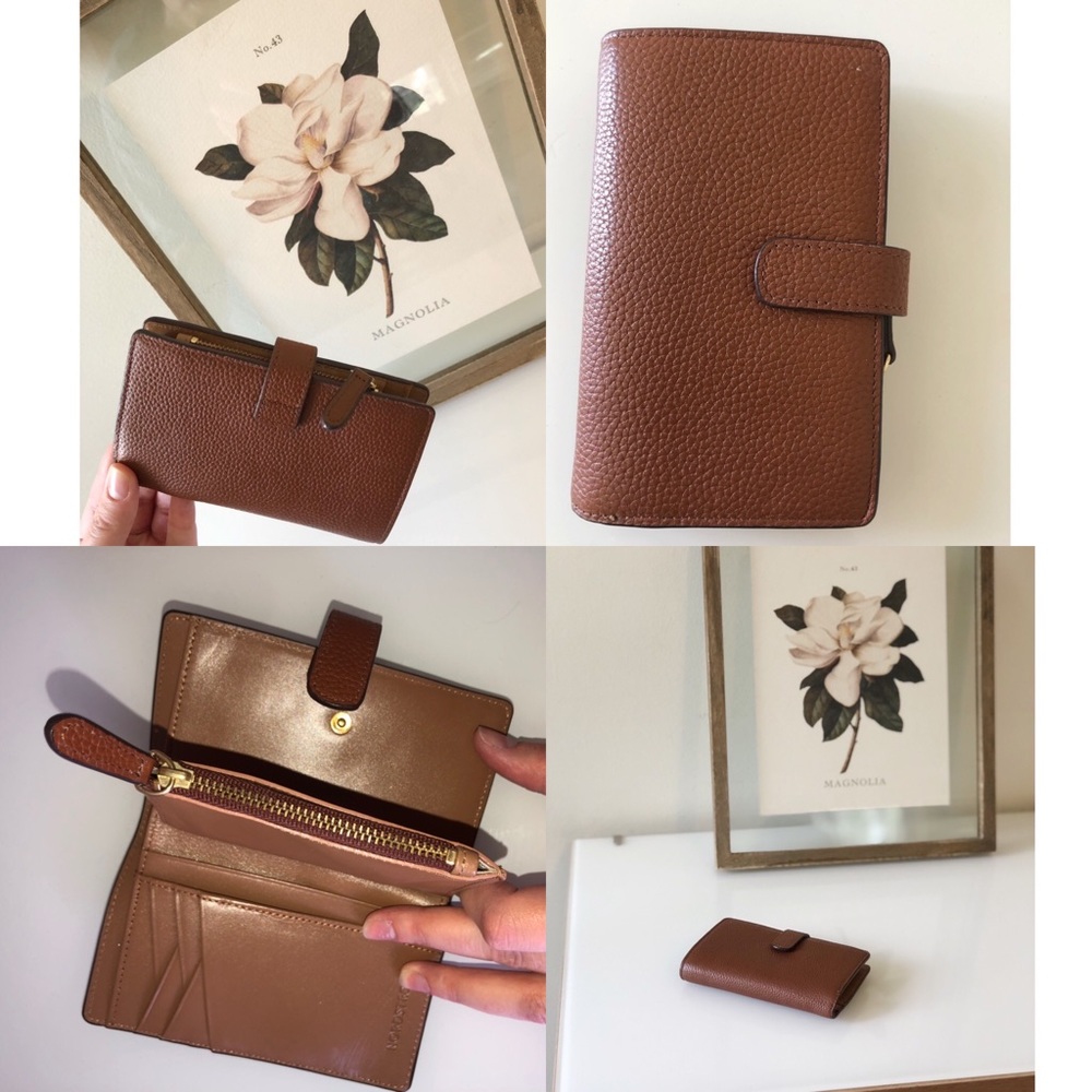 ✨NORDSTROM PEBBLED LEATHER FOLD WALLET✨